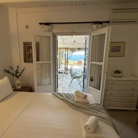 Scenic Stylish 2 Bd House Facing The Sea Ελιά